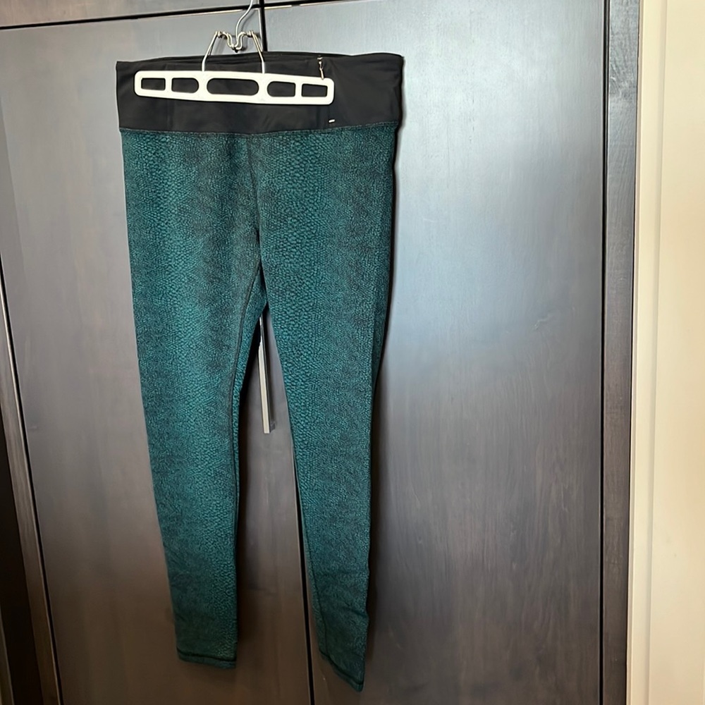 Calia by Carrie Underwood Leggings, Size L, EUC